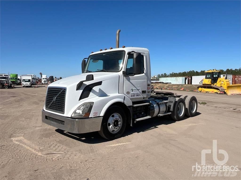 Volvo VNL300 Τράκτορες