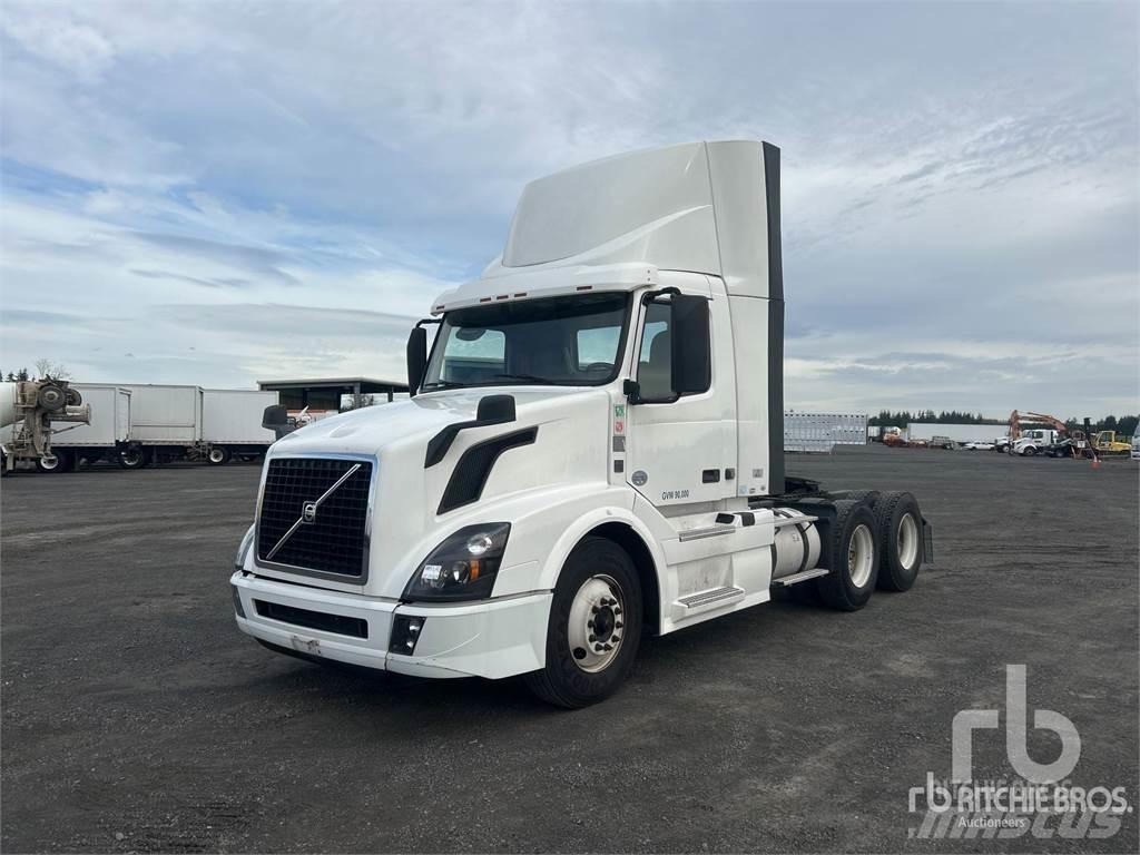 Volvo VNL300 Τράκτορες