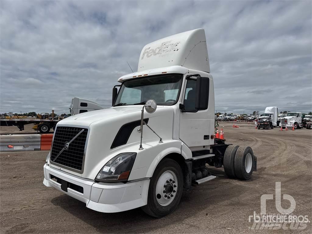 Volvo VNL300 Τράκτορες