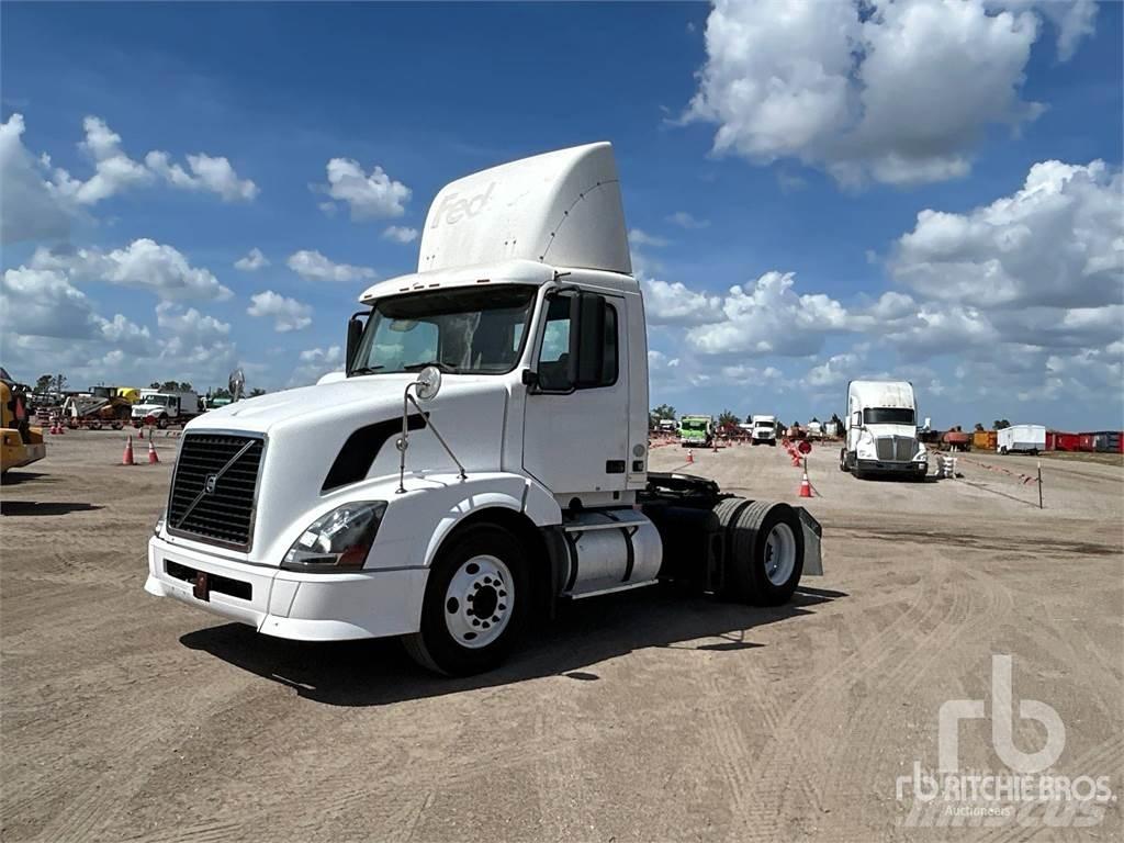 Volvo VNL300 Τράκτορες