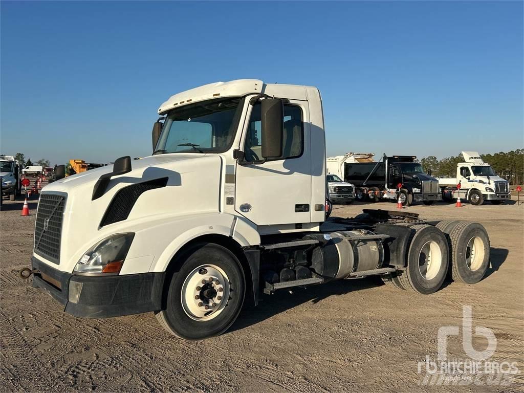 Volvo VNL300 Τράκτορες