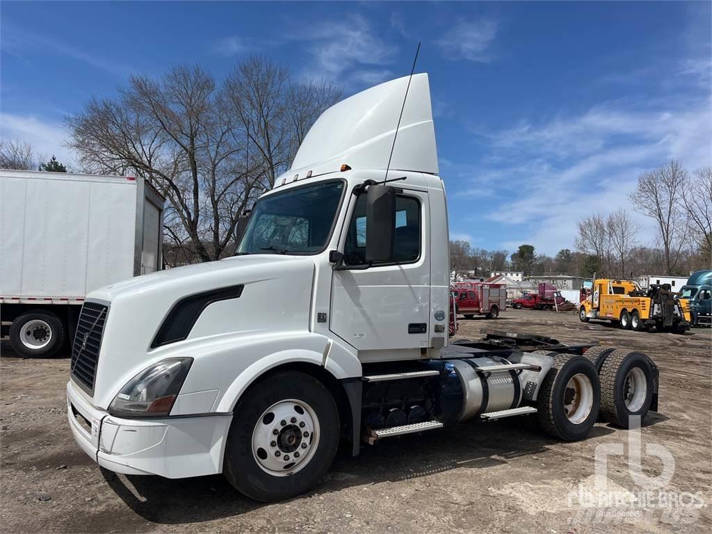 Volvo VNL300 Τράκτορες