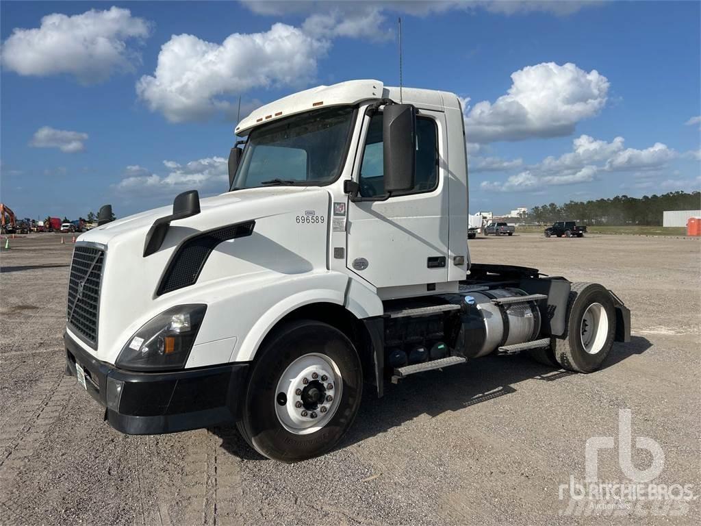 Volvo VNL300 Τράκτορες