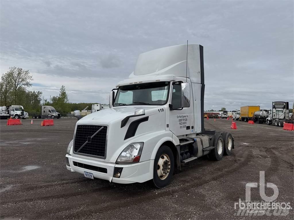 Volvo VNL300 Τράκτορες