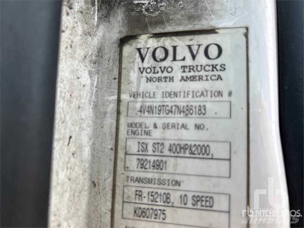 Volvo VNL42T Τράκτορες