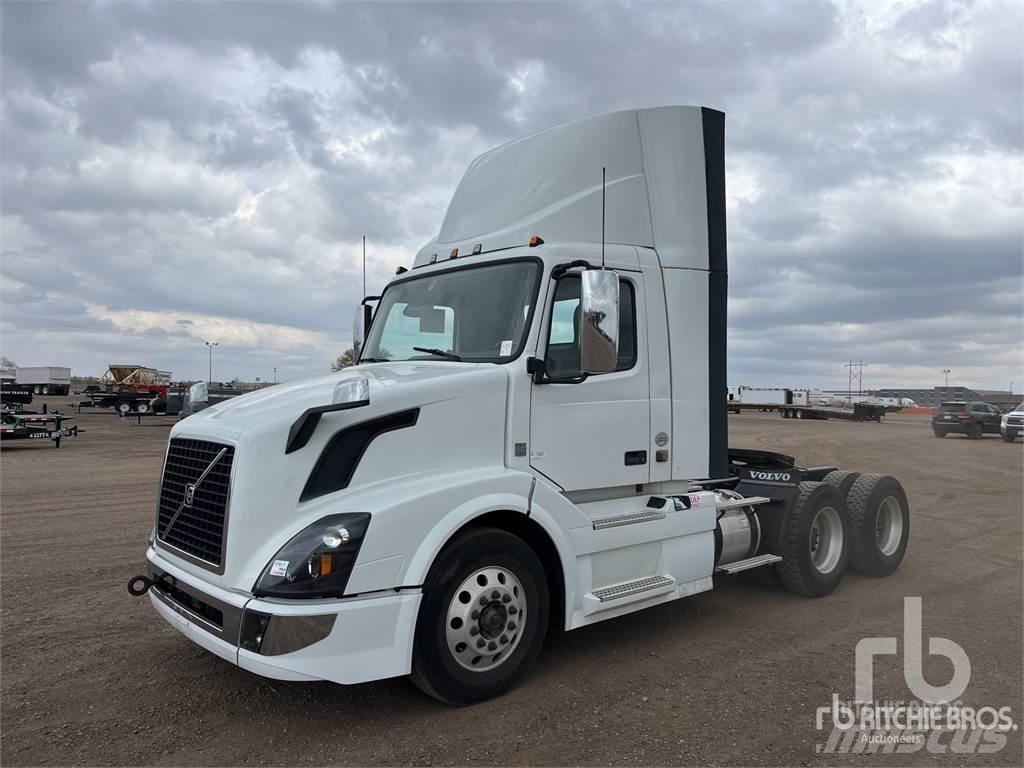 Volvo VNL64 Τράκτορες