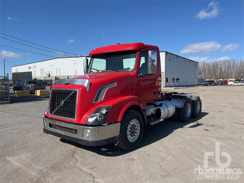 Volvo VNL64T Τράκτορες