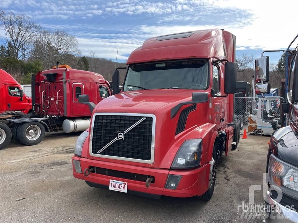 Volvo VNL670 Τράκτορες