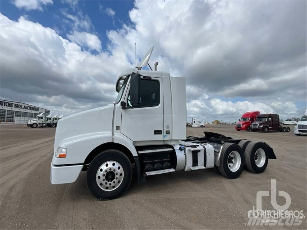 Volvo VNM200 Τράκτορες