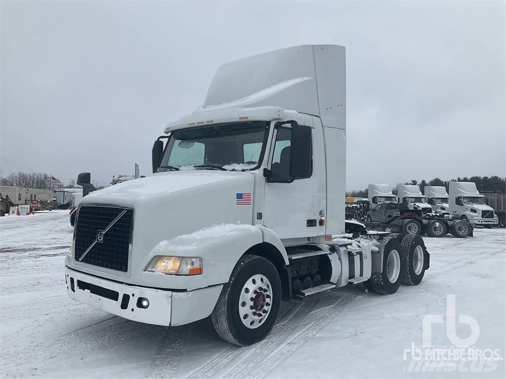 Volvo VNM300 Τράκτορες