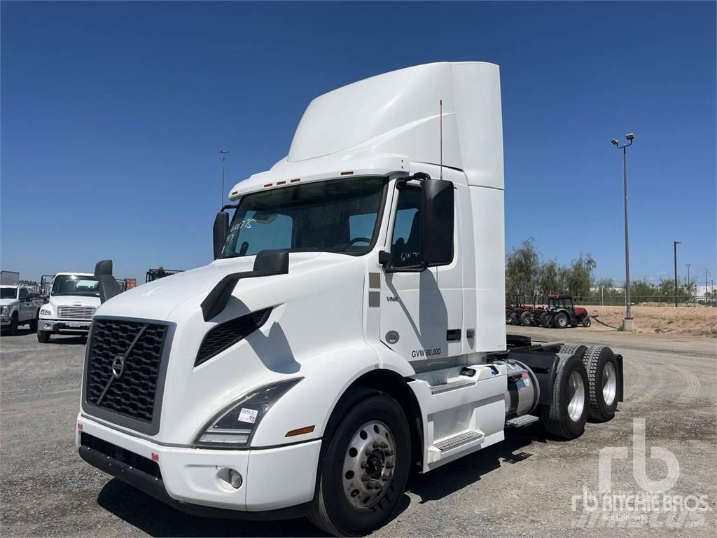 Volvo VNR300 Τράκτορες