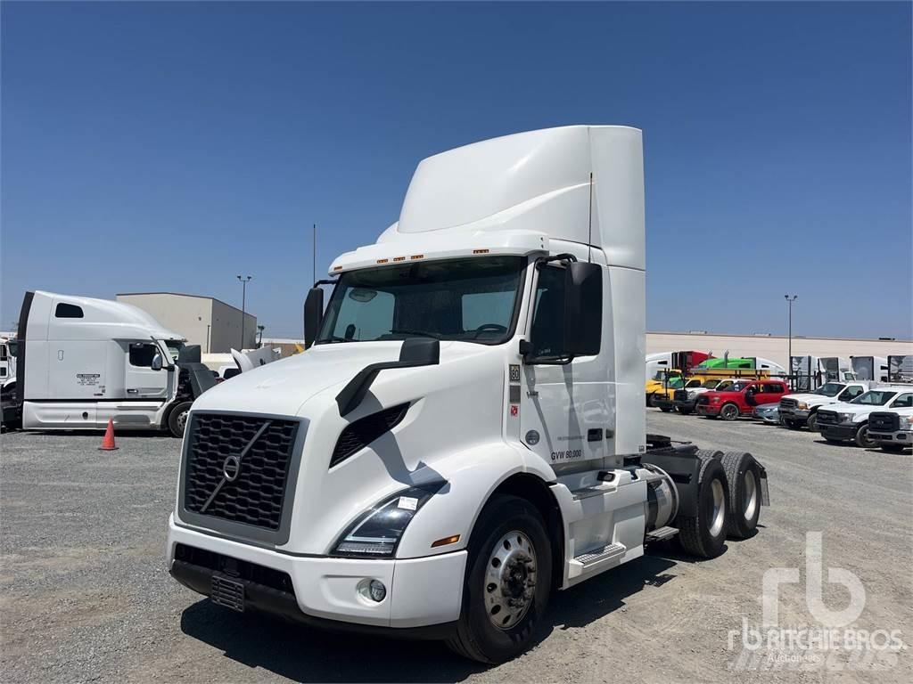 Volvo VNR300 Τράκτορες