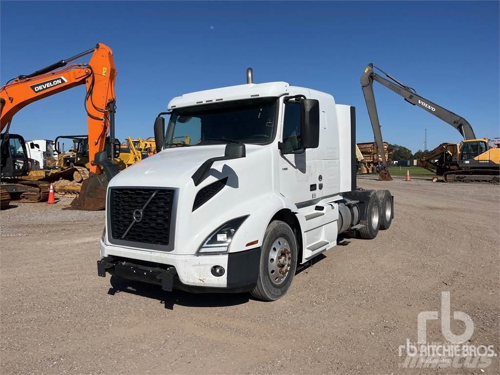 Volvo VNR400 Τράκτορες