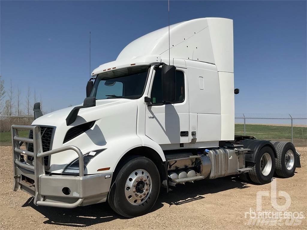 Volvo VNR64T400 Τράκτορες