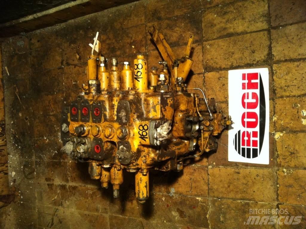 Komatsu 88A049 - 9 SEKCYJNY Υδραυλικά