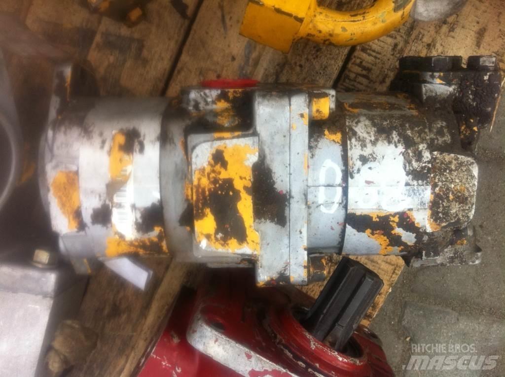 Komatsu D65 Υδραυλικά