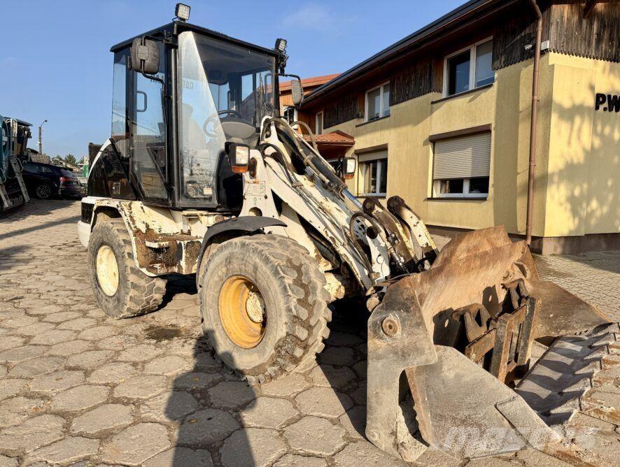 CAT 906 Φορτωτές με λάστιχα (Τροχοφόροι)