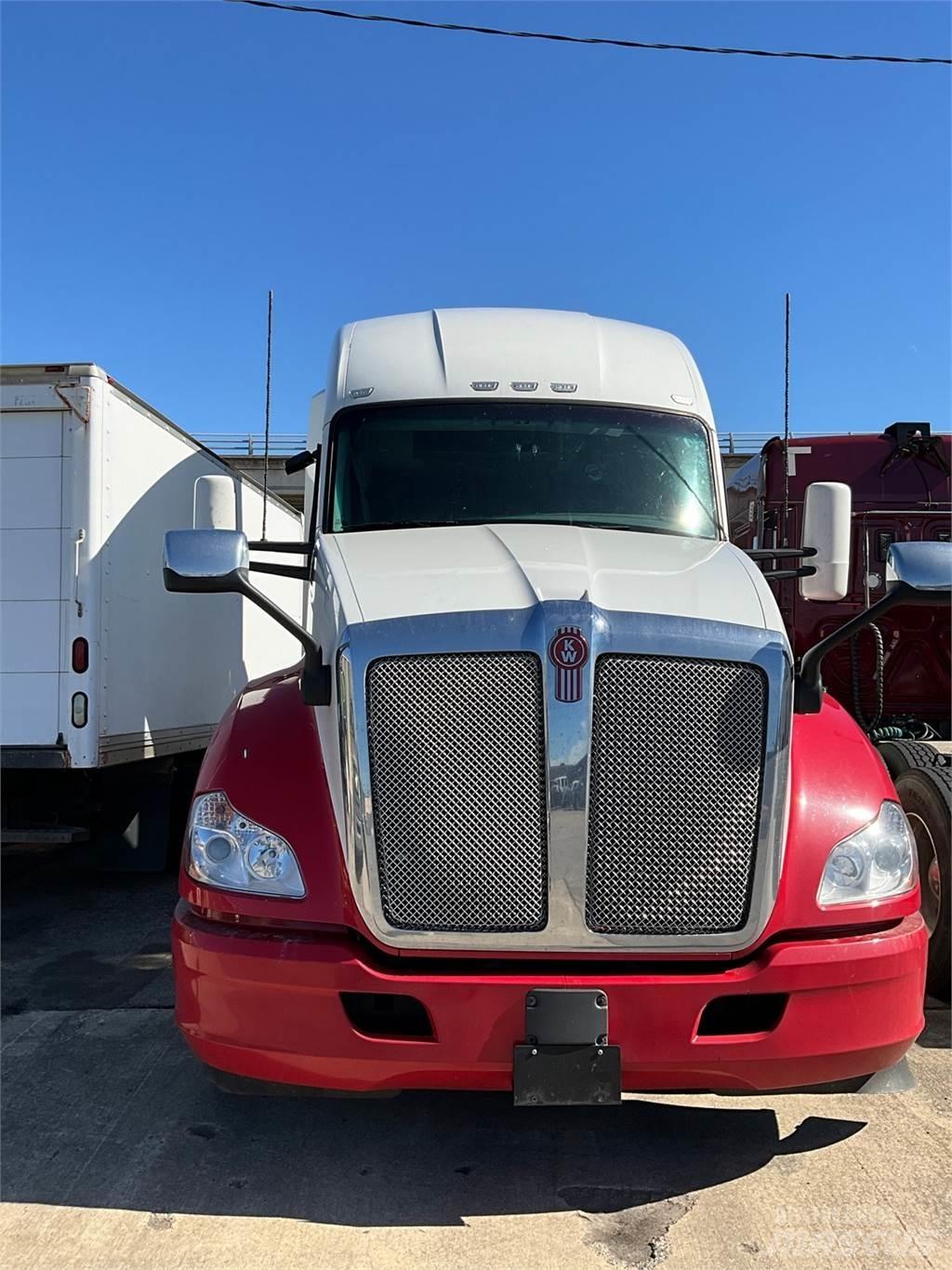 Kenworth T680 Τράκτορες