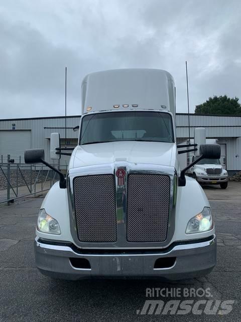 Kenworth T680 Τράκτορες