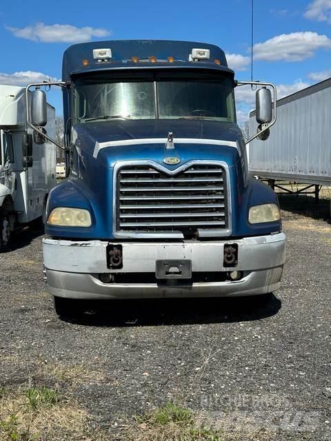 Mack CXN613 Τράκτορες