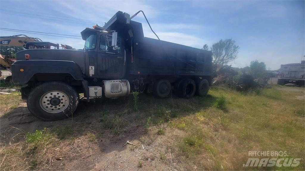 Mack RD6885 Φορτηγά Ανατροπή