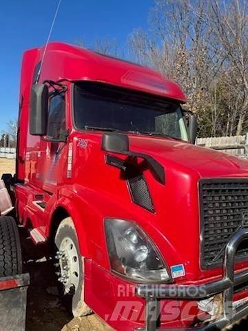 Volvo VNL64T670 Τράκτορες