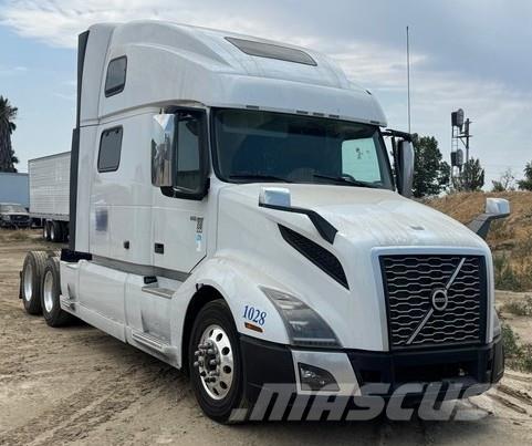 Volvo VNL64T670 Τράκτορες