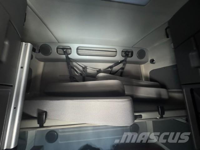 Volvo VNL64T670 Τράκτορες