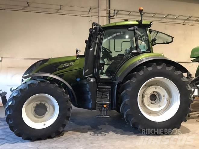 Valtra T235D Τρακτέρ