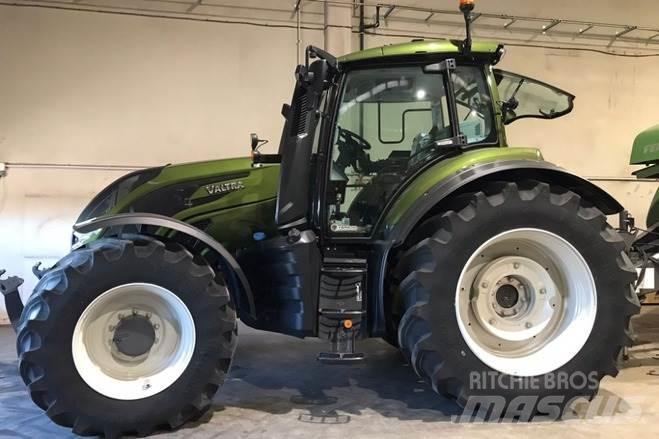 Valtra T235D Τρακτέρ