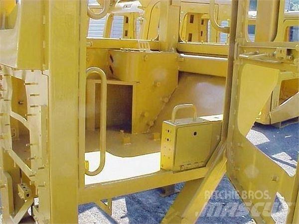 CAT  Καμπίνες και εσωτερικό