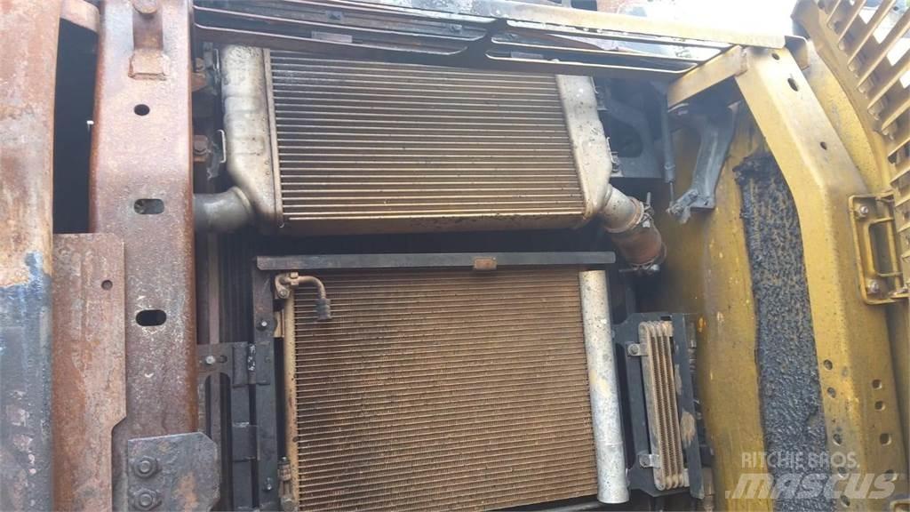 Komatsu PC210 Εκσκαφείς με ερπύστριες