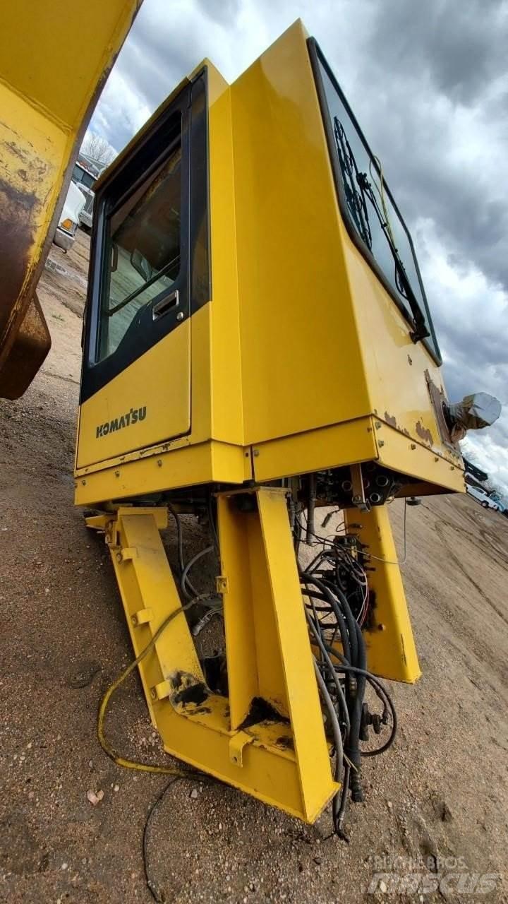 Komatsu WA1200 Καμπίνες και εσωτερικό