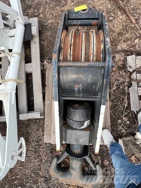 Hitachi  Εξαρτήματα και εξοπλισμός για γερανούς
