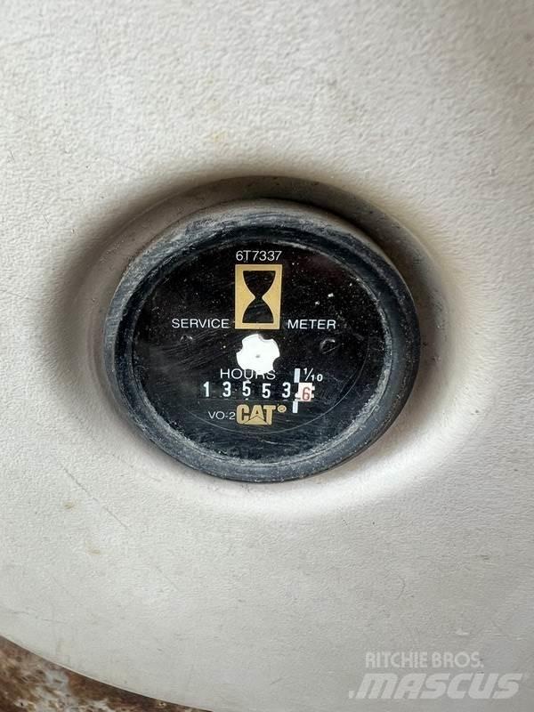 CAT 330. Εκσκαφείς με ερπύστριες