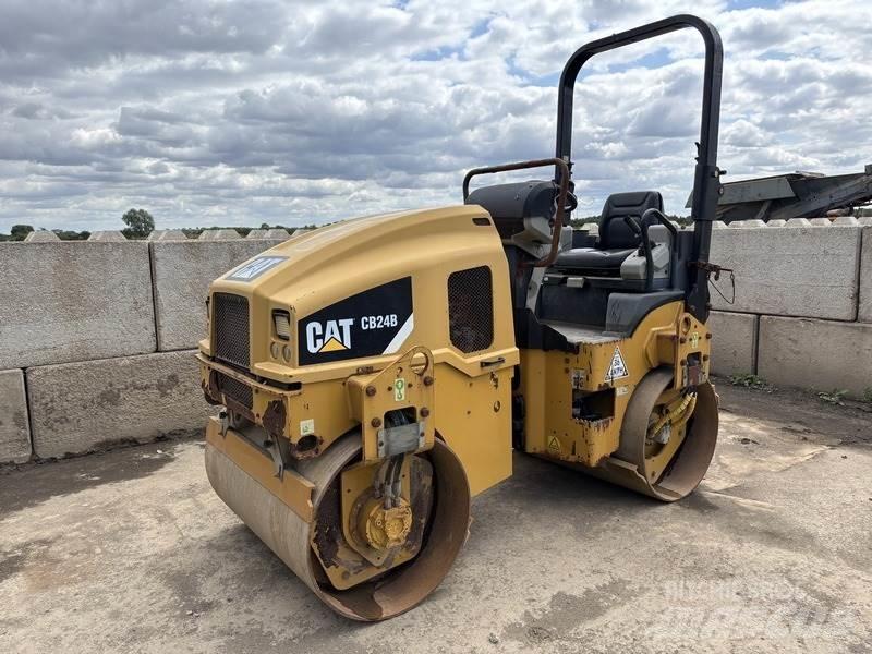 CAT CB24 B Οδοστρωτήρες διπλού κυλίνδρου