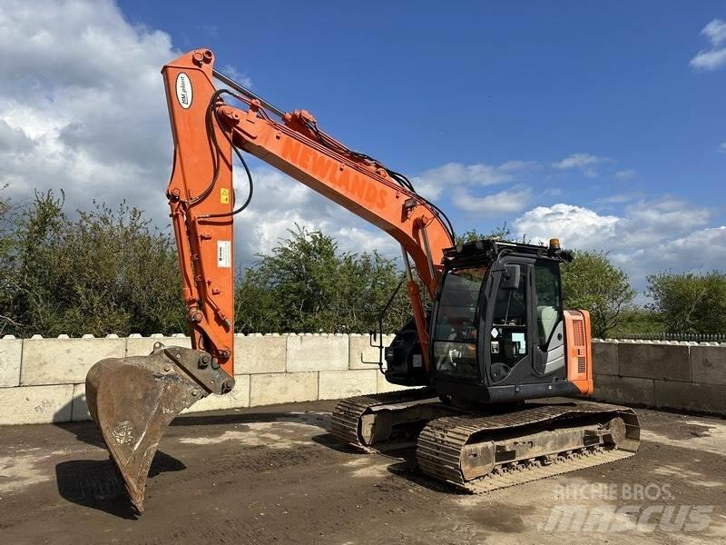 Hitachi ZX135 Εκσκαφείς με ερπύστριες