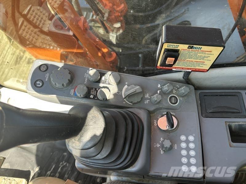 Hitachi ZX210LC-6 Εκσκαφείς με ερπύστριες