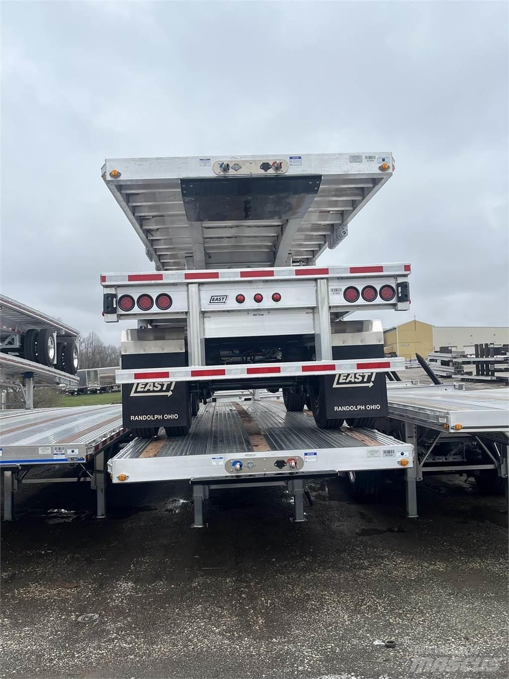 East Mfg FLATBED Επίπεδες/πλευρικώς ανοιγόμενες ρυμούλκες