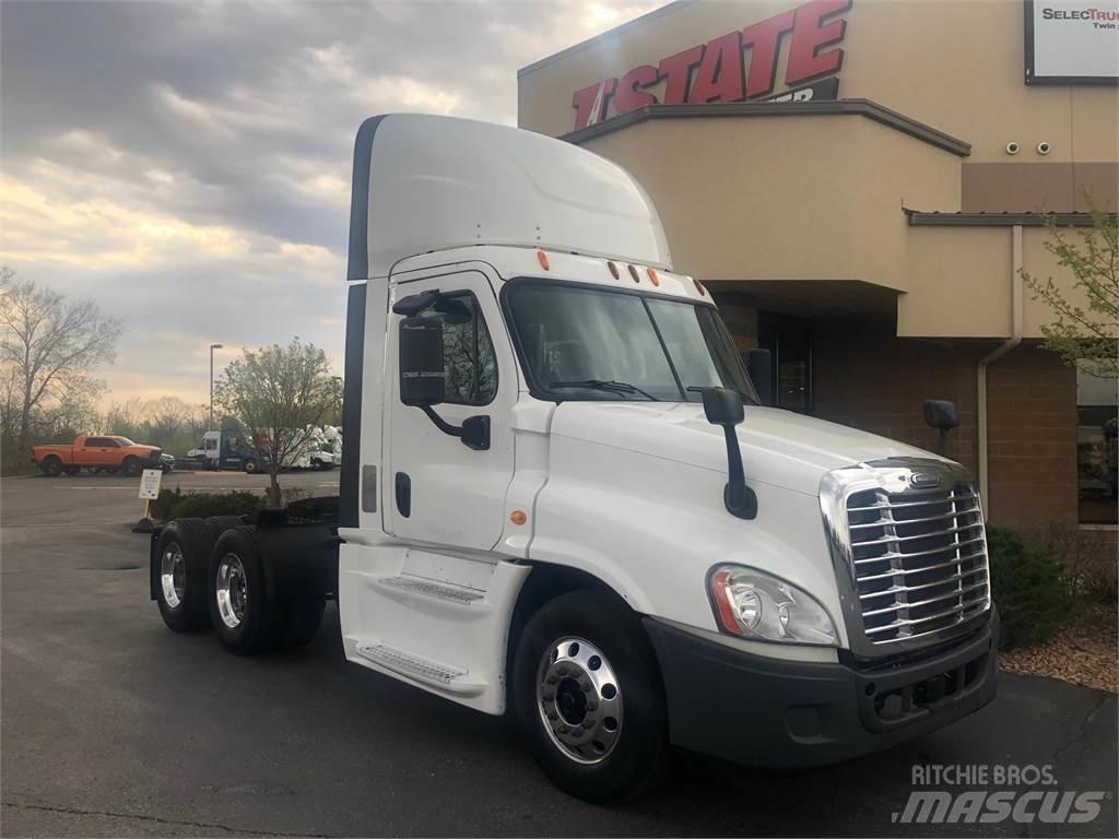 Freightliner Cascadia Τράκτορες