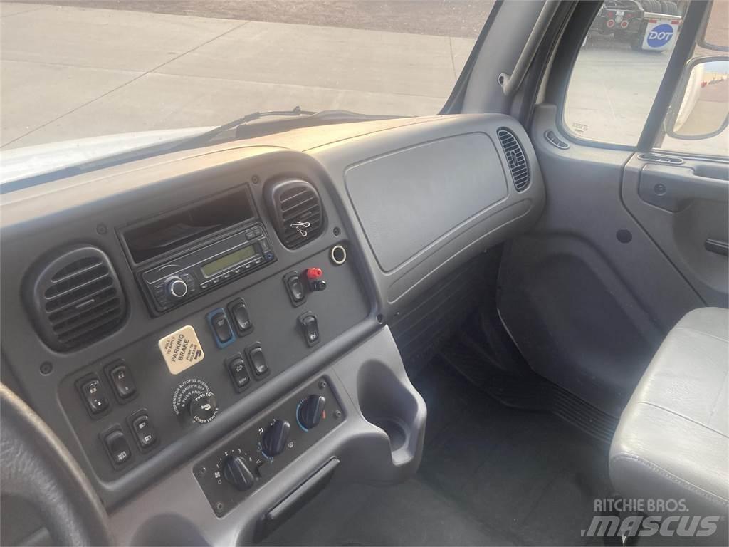 Freightliner M2 106 Φορτηγά Σασί