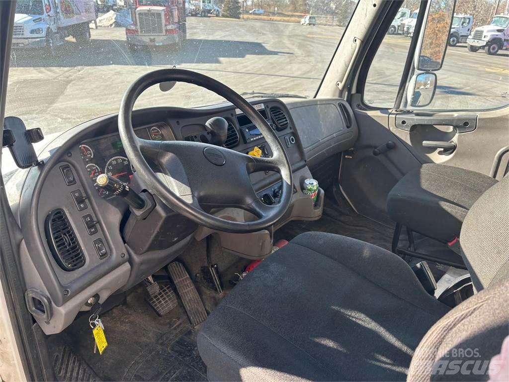 Freightliner M2 106 Φορτηγά Κόφα