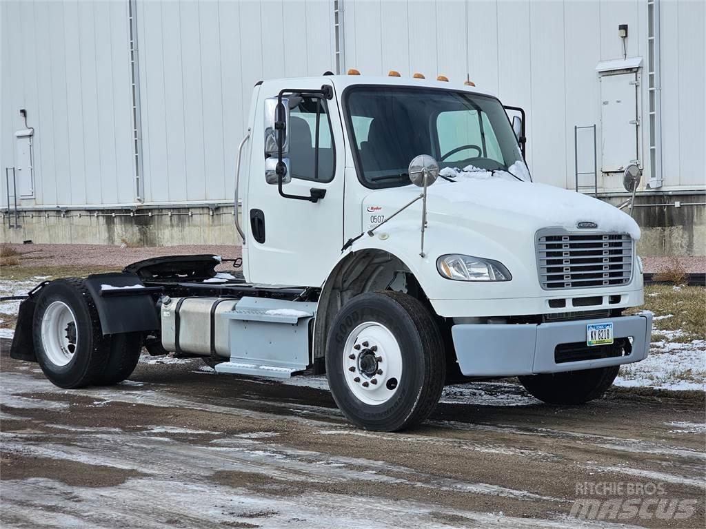 Freightliner M2 106 Τράκτορες