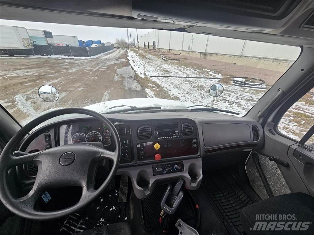 Freightliner M2 106 Τράκτορες