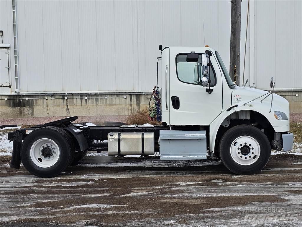 Freightliner M2 106 Τράκτορες