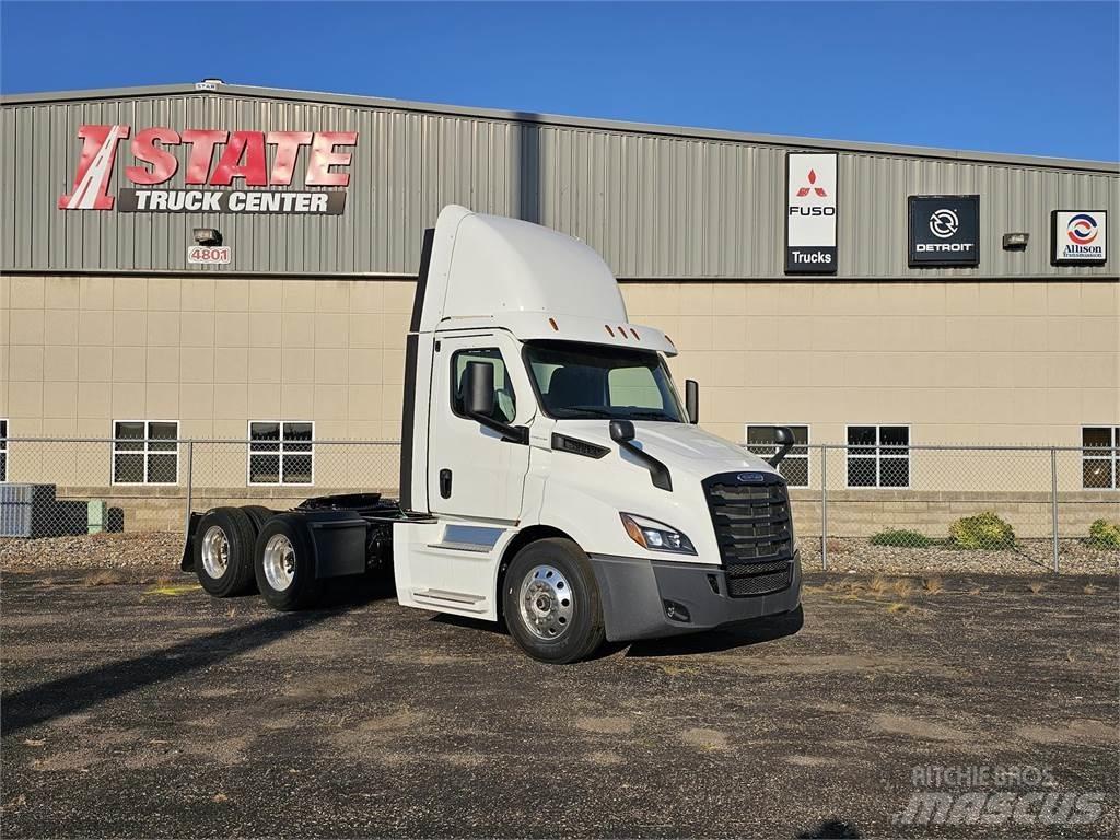 Freightliner PE116DC Τράκτορες