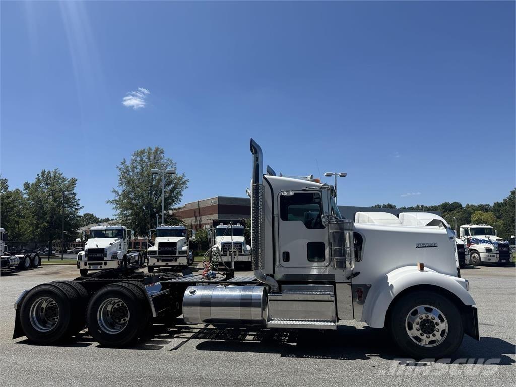 Kenworth W900 Τράκτορες