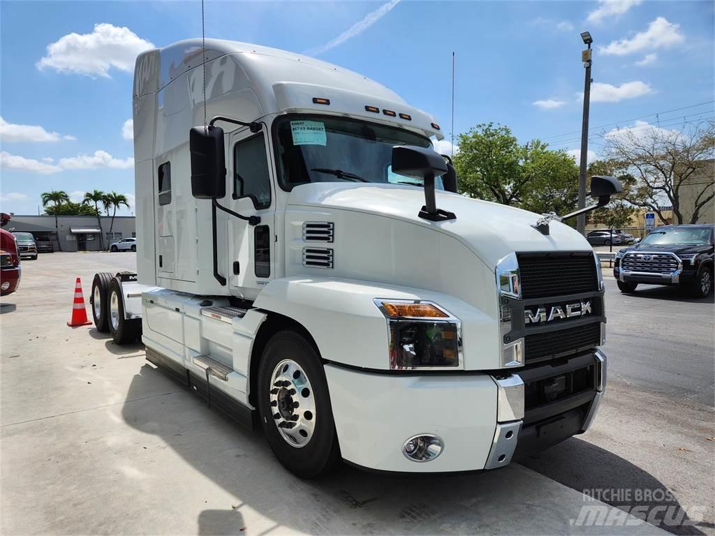 Mack AN64T Τράκτορες