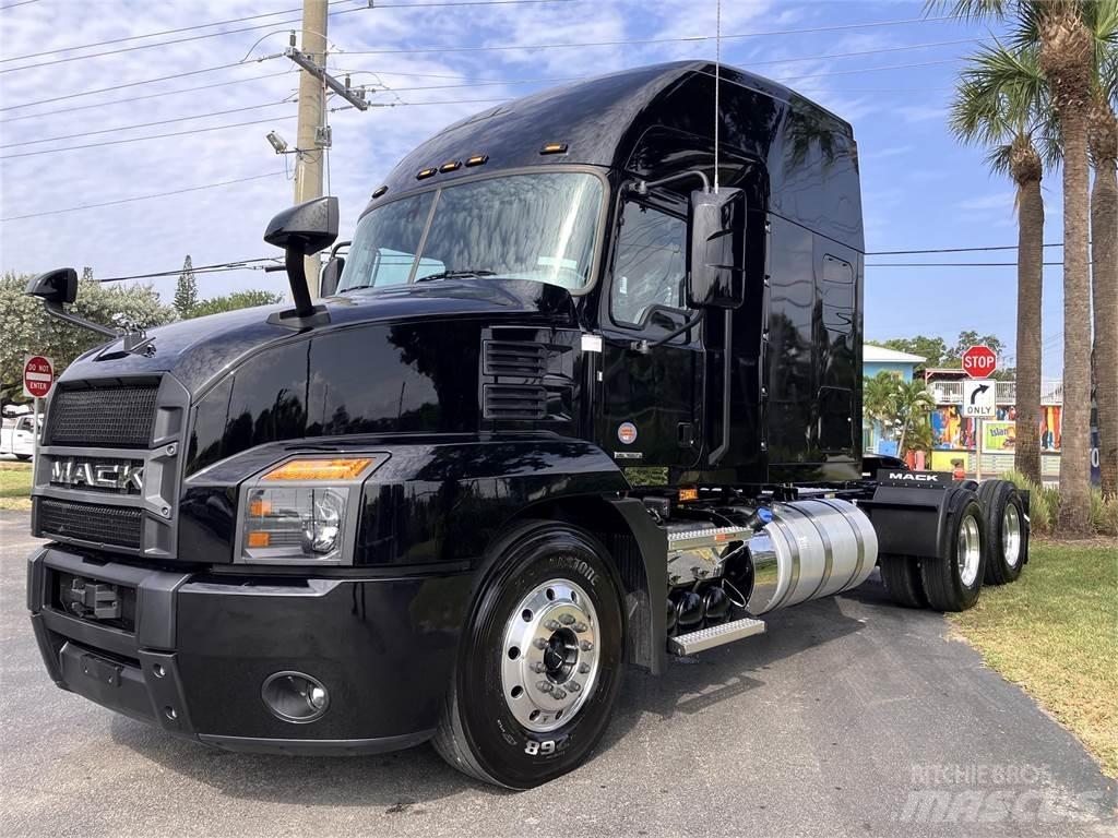 Mack AN64T Τράκτορες