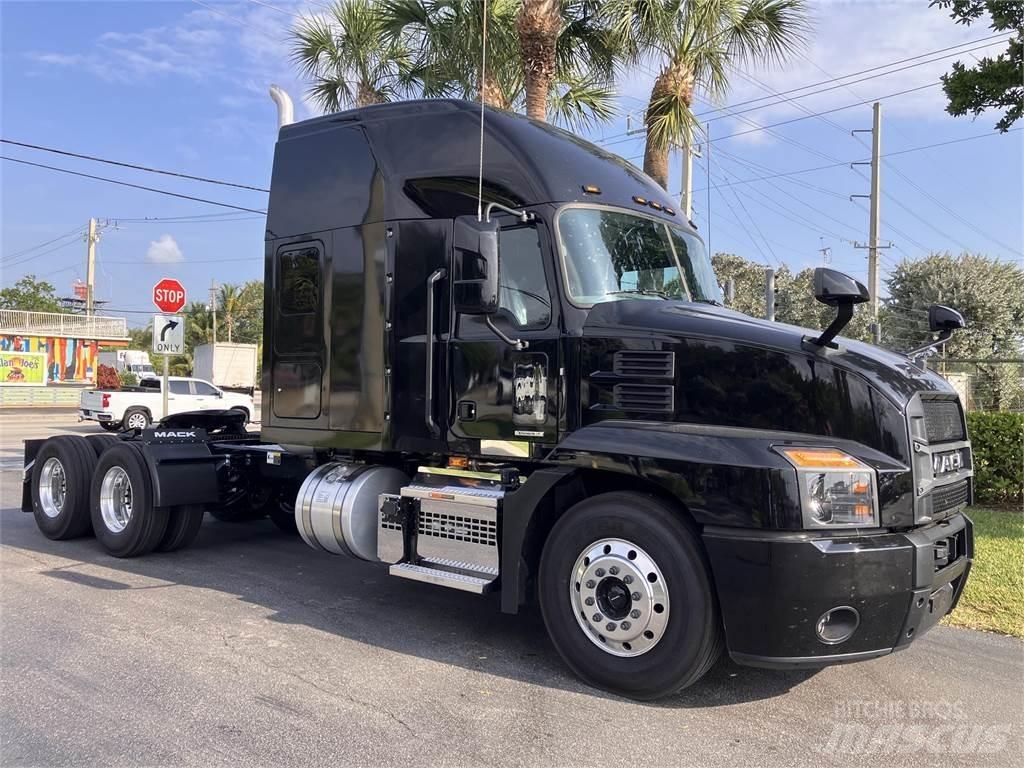 Mack AN64T Τράκτορες